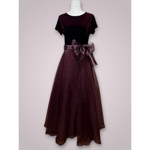 Vintage JS Collections Burgundy A-line Evening Gown Sz 14P Formal Wear - Picture 1 of 16